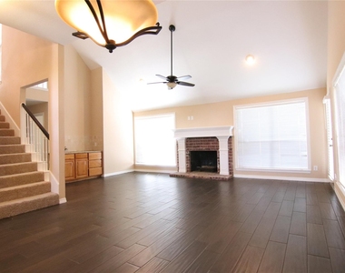 14423 Sandalfoot Street - Photo Thumbnail 3