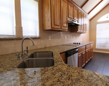 14423 Sandalfoot Street - Photo Thumbnail 8