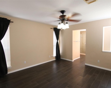 14423 Sandalfoot Street - Photo Thumbnail 9