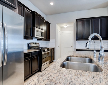 3114 Auburn Colony Court - Photo Thumbnail 4