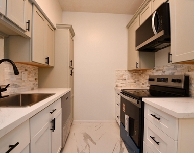720 Bering Drive - Photo Thumbnail 11