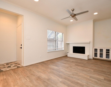 720 Bering Drive - Photo Thumbnail 3