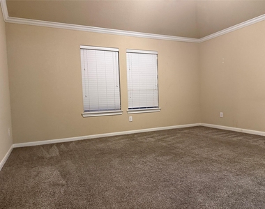 12410 Gershwin Oak Street - Photo Thumbnail 8