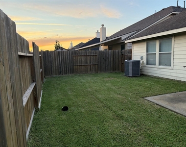 12410 Gershwin Oak Street - Photo Thumbnail 17