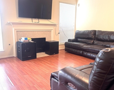 13235 Durbridge Trail Drive - Photo Thumbnail 4