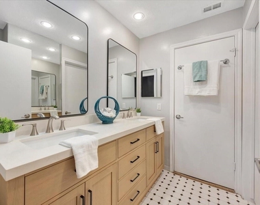 11711 Memorial Drive - Photo Thumbnail 6