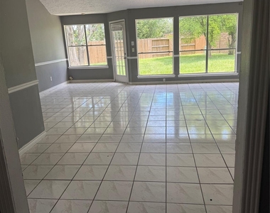 5322 Golden Stream Drive - Photo Thumbnail 6