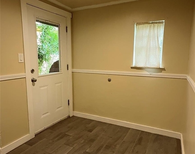 3821 Moore Street - Photo Thumbnail 3