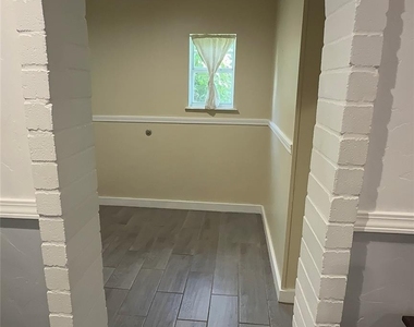3821 Moore Street - Photo Thumbnail 4