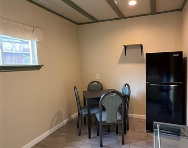 3821 Moore Street - Photo Thumbnail 10