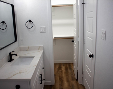 106 Runnels Street - Photo Thumbnail 20