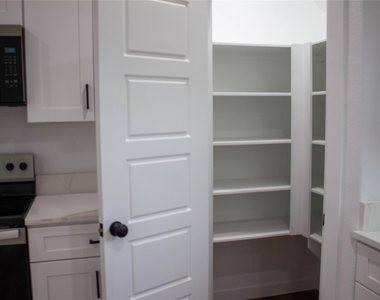 106 Runnels Street - Photo Thumbnail 3