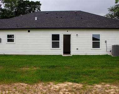 106 Runnels Street - Photo Thumbnail 34