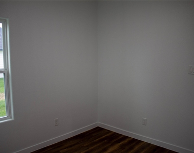 106 Runnels Street - Photo Thumbnail 30