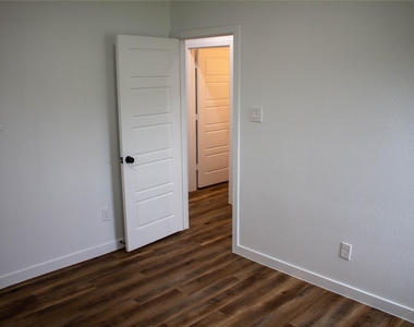 106 Runnels Street - Photo Thumbnail 10