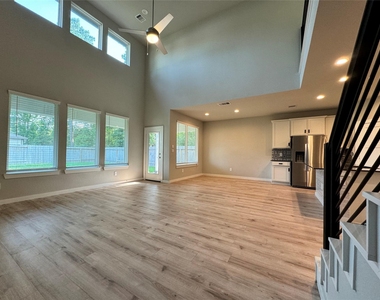 10213 Prairie Creek Lane - Photo Thumbnail 5