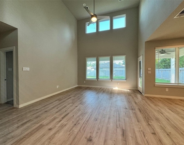10213 Prairie Creek Lane - Photo Thumbnail 11
