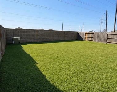 15319 Wyndham Hill Drive - Photo Thumbnail 11