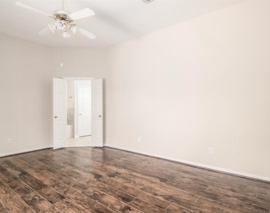5231 Summerside Drive - Photo Thumbnail 15