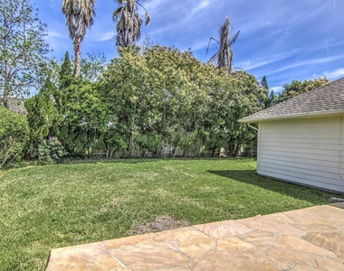 5231 Summerside Drive - Photo Thumbnail 24