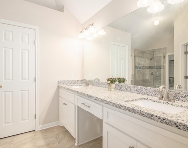 5231 Summerside Drive - Photo Thumbnail 16