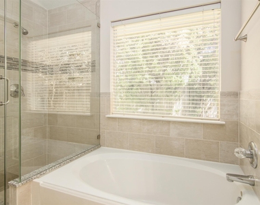 5231 Summerside Drive - Photo Thumbnail 18