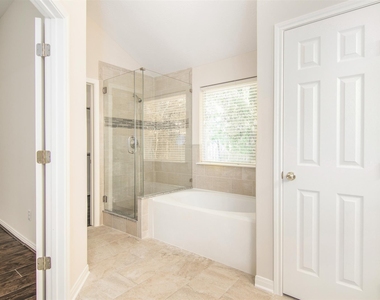 5231 Summerside Drive - Photo Thumbnail 17