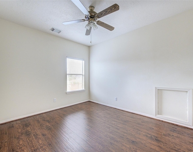 5007 Jade Cove Court - Photo Thumbnail 32