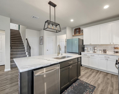 679 Red Elm Lane - Photo Thumbnail 9