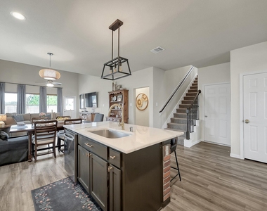 679 Red Elm Lane - Photo Thumbnail 10