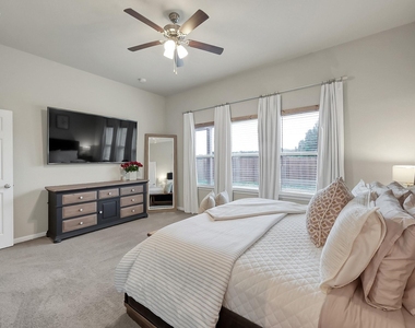 679 Red Elm Lane - Photo Thumbnail 21