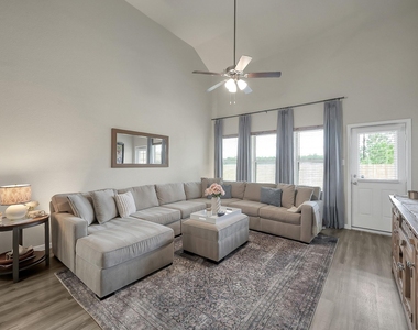 679 Red Elm Lane - Photo Thumbnail 13