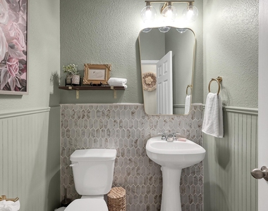 679 Red Elm Lane - Photo Thumbnail 19