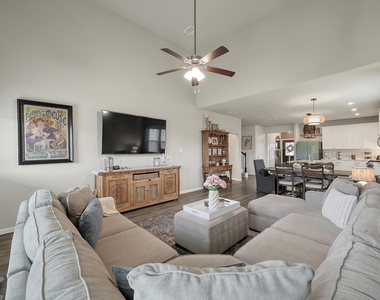 679 Red Elm Lane - Photo Thumbnail 16