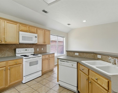 4827 Claymill Court - Photo Thumbnail 10