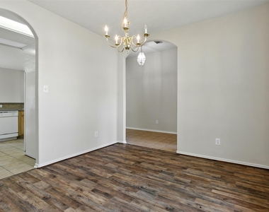 4827 Claymill Court - Photo Thumbnail 7