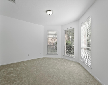 26422 Creston Woods Drive - Photo Thumbnail 32