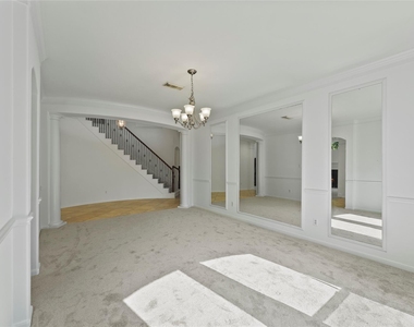 26422 Creston Woods Drive - Photo Thumbnail 36