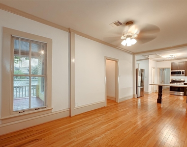 2009 State Street - Photo Thumbnail 16