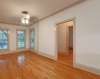 2009 State Street - Photo Thumbnail 11