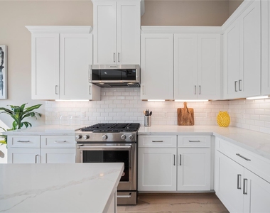306 Chobani Lane - Photo Thumbnail 6