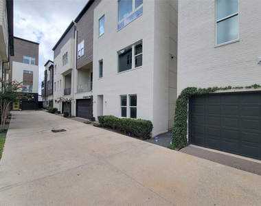9 N St Charles Street - Photo Thumbnail 1