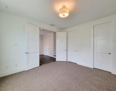 9 N St Charles Street - Photo Thumbnail 3