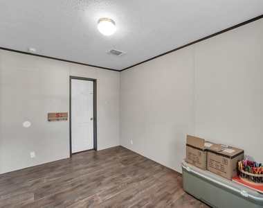 15835 Lowell - Photo Thumbnail 24