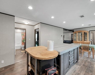 15835 Lowell - Photo Thumbnail 10