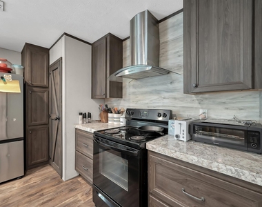 15835 Lowell - Photo Thumbnail 11