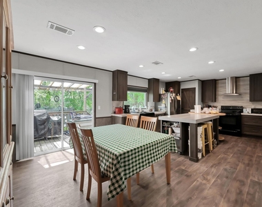 15835 Lowell - Photo Thumbnail 6