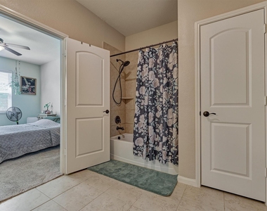 8884 Oval Glass Street - Photo Thumbnail 31