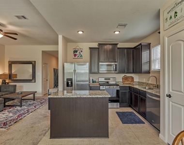 8884 Oval Glass Street - Photo Thumbnail 12