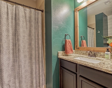 8884 Oval Glass Street - Photo Thumbnail 18